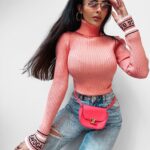 Golf prążkowany Neve Ola Voga pudrowy