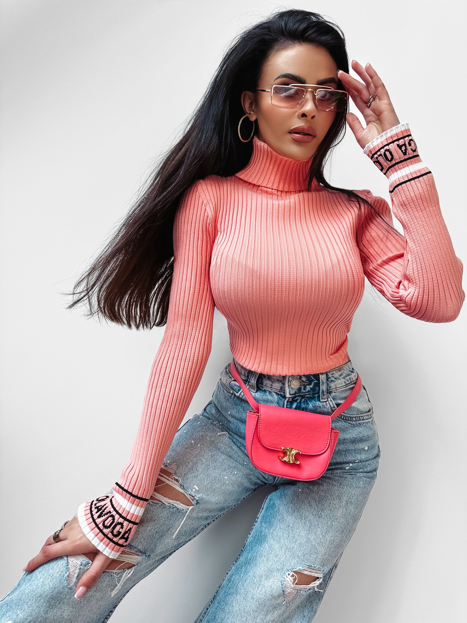 Golf prążkowany Neve Ola Voga pudrowy