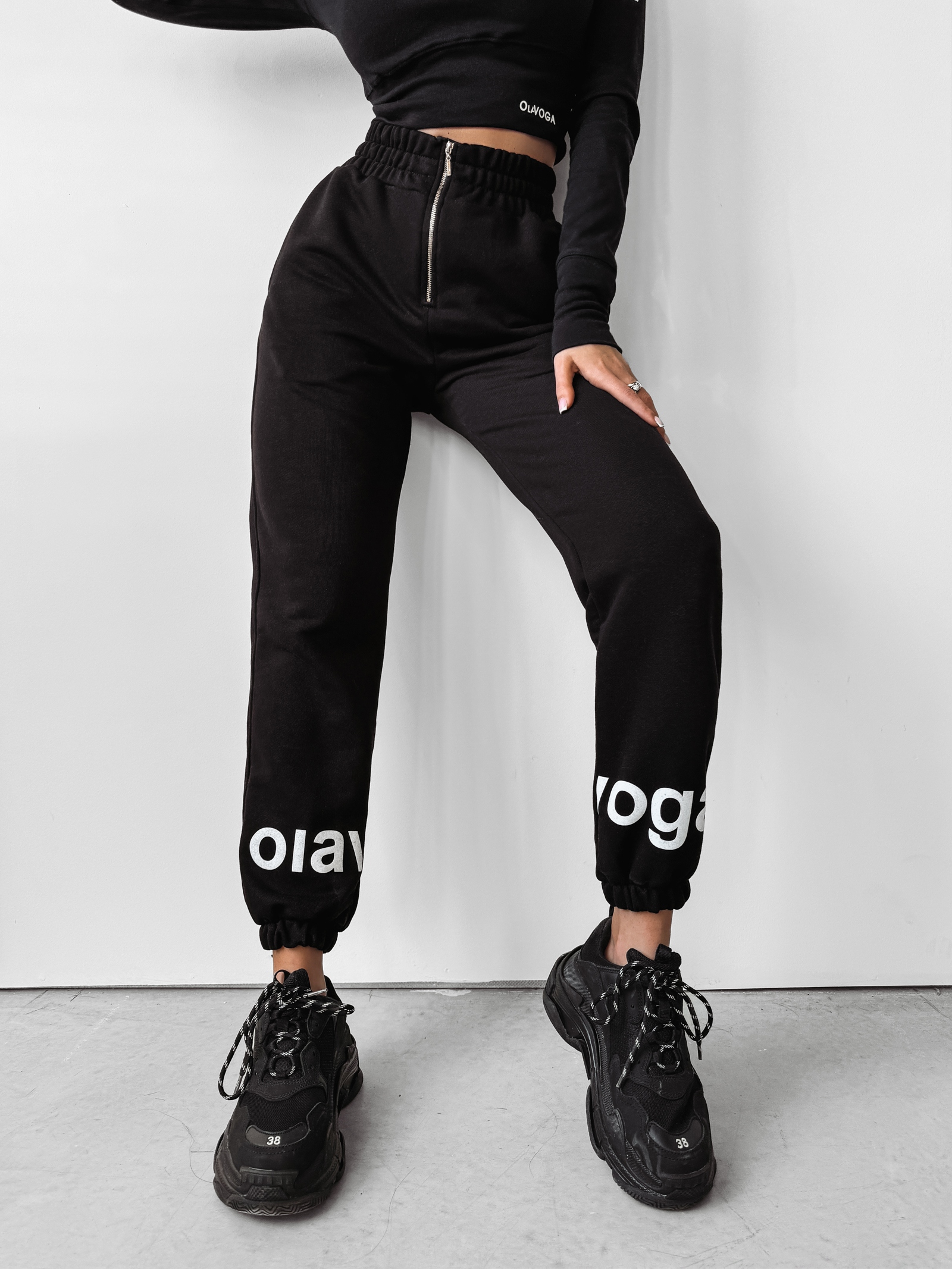 Spodnie dresowe Eyda Ola Voga czarne