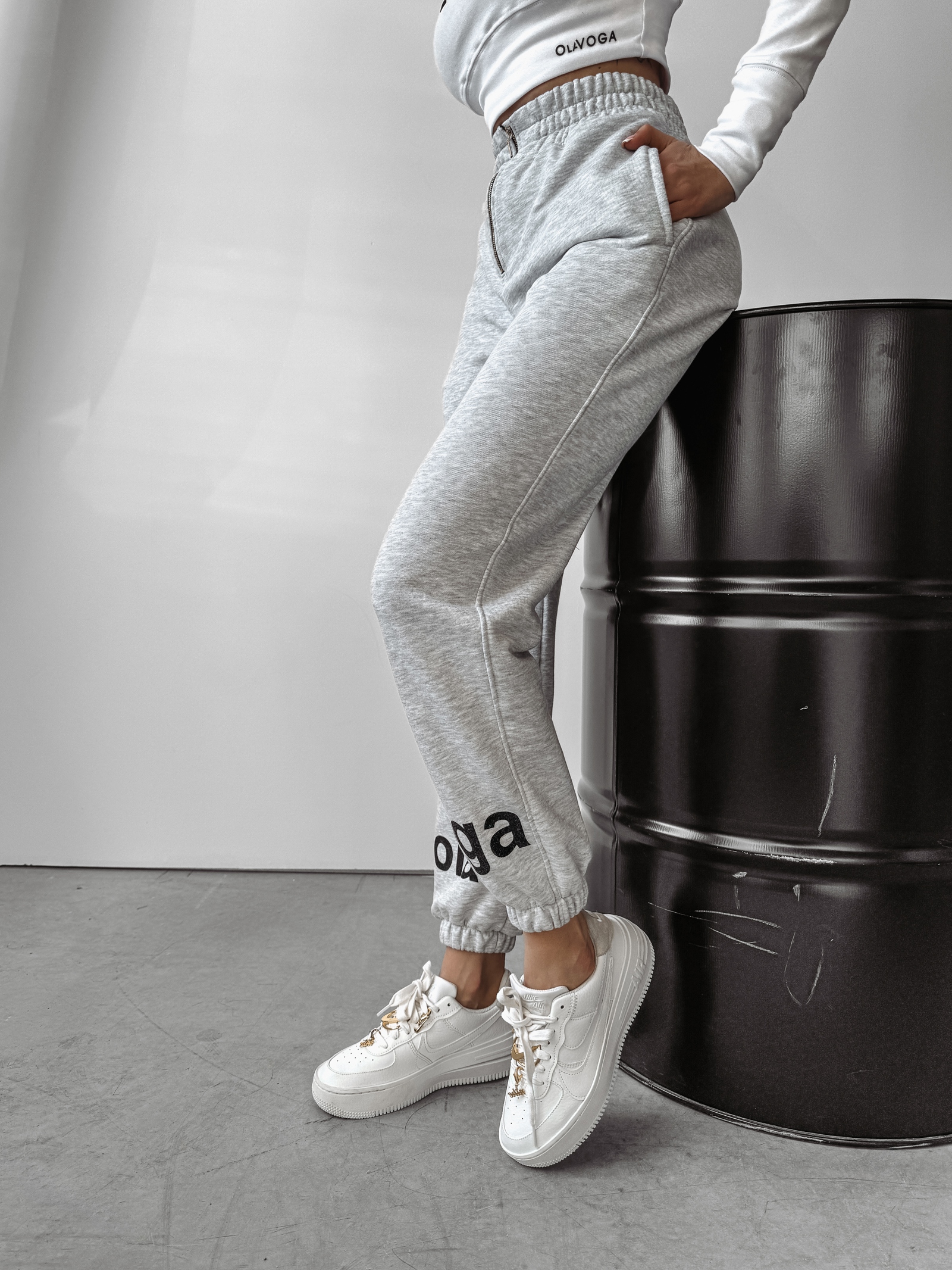 Spodnie dresowe Eyda Ola Voga szare