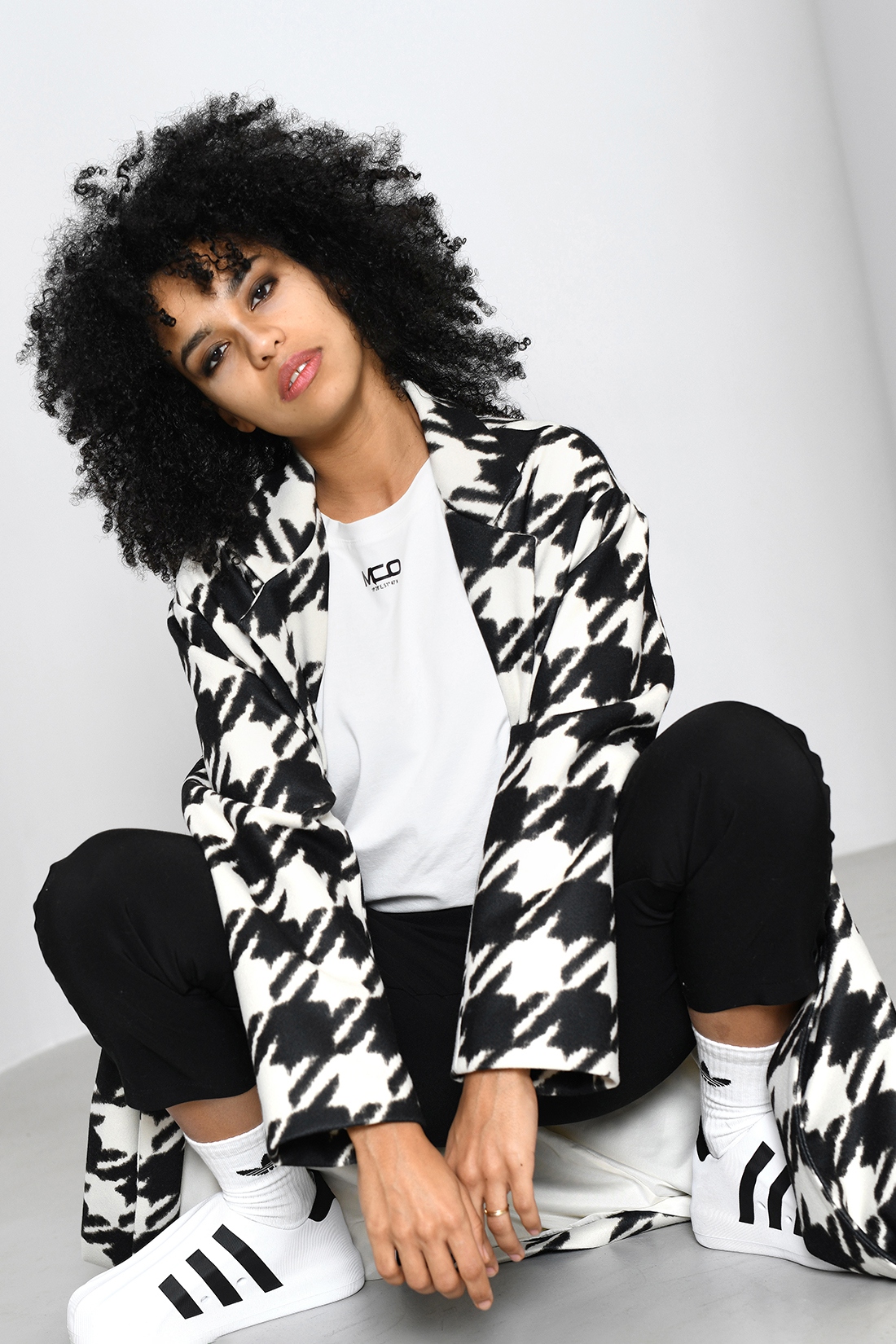 Płaszcz oversize MC ROMB w pepitkę czarno-biały