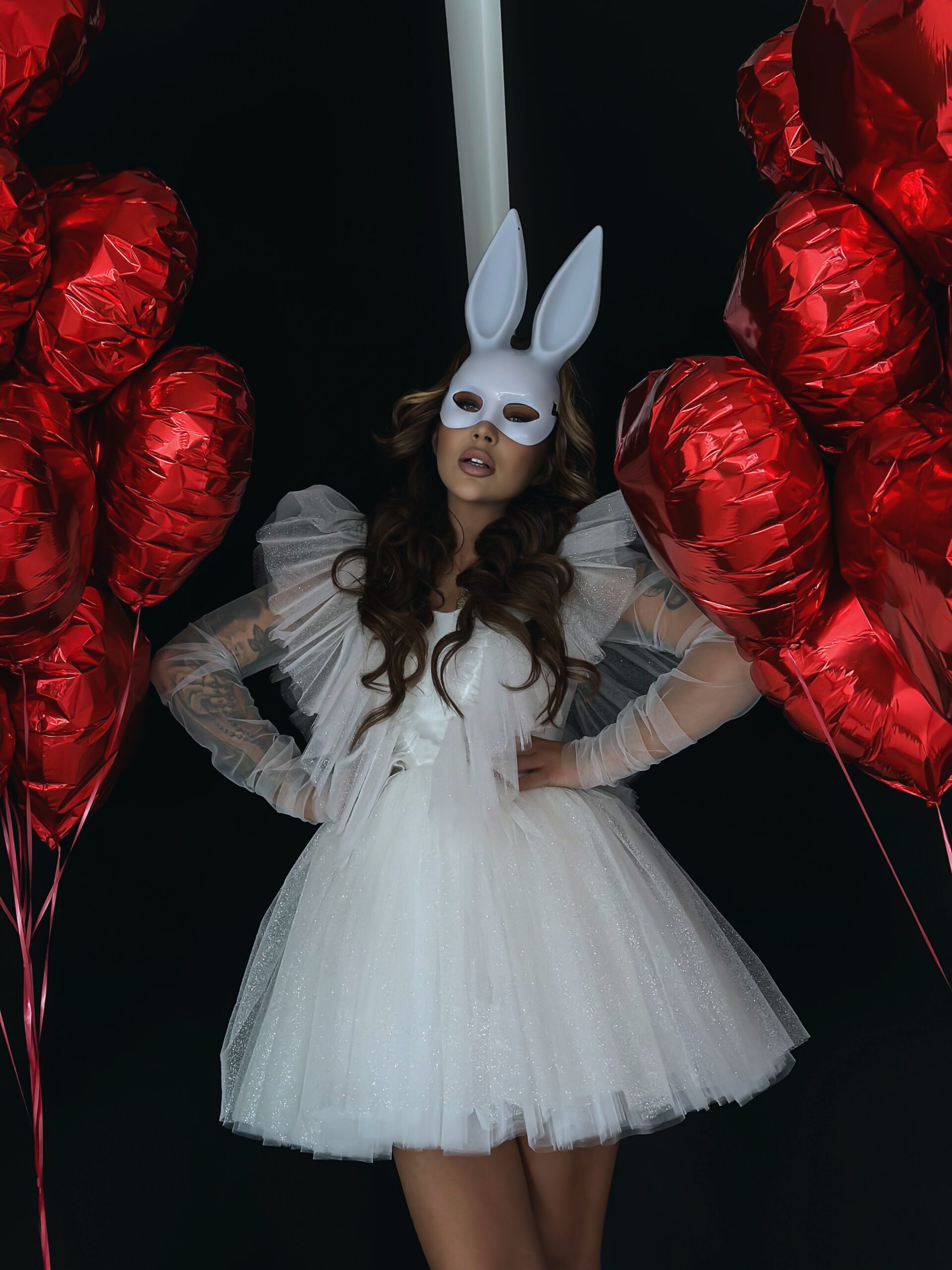 Sukienka tiulowa NB Fifto biała Sukienka tiulowa NB Fifto biała