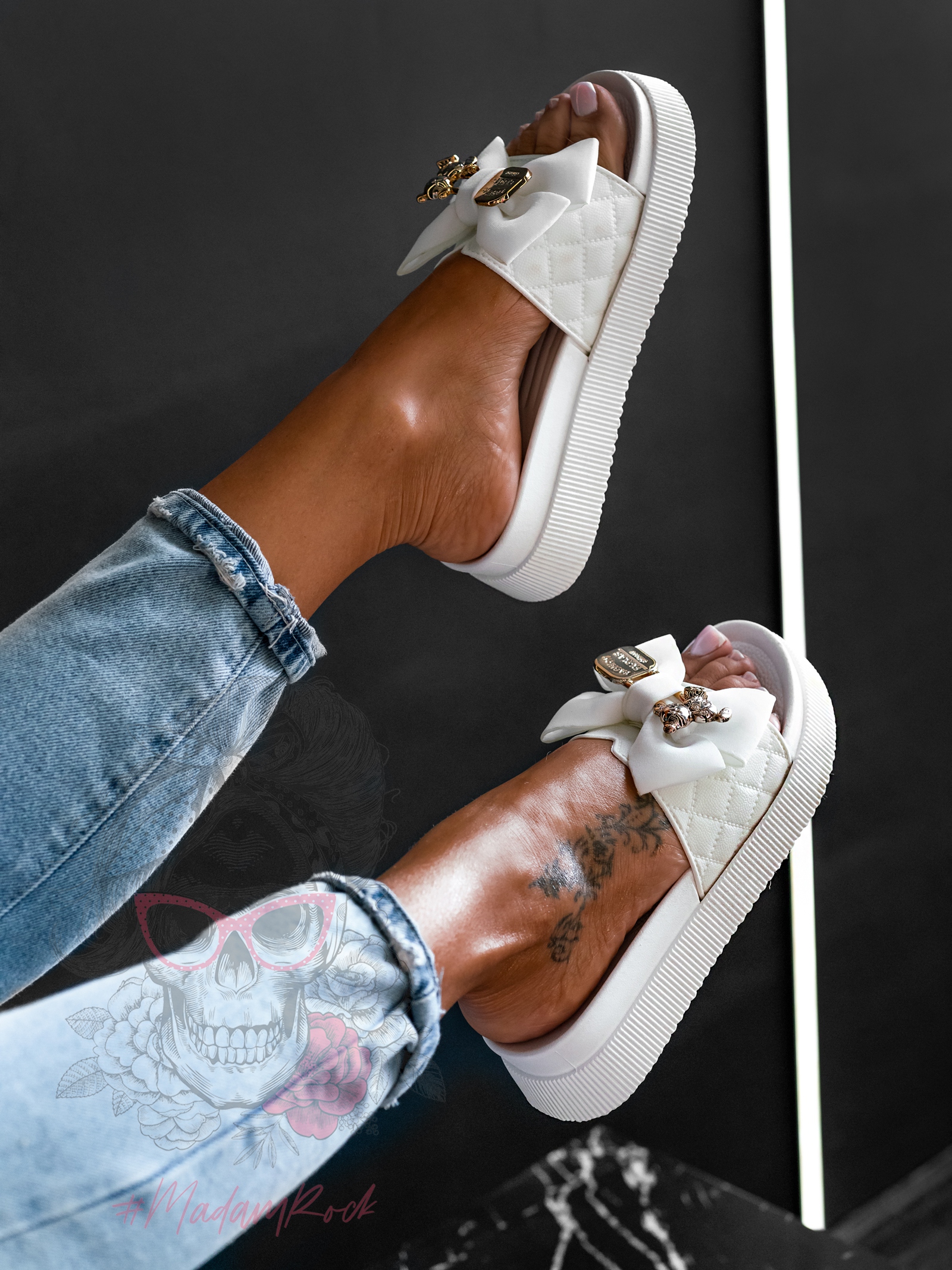 Klapki z misiem Rock Tods II białe Klapki z misiem Rock Tods II białe