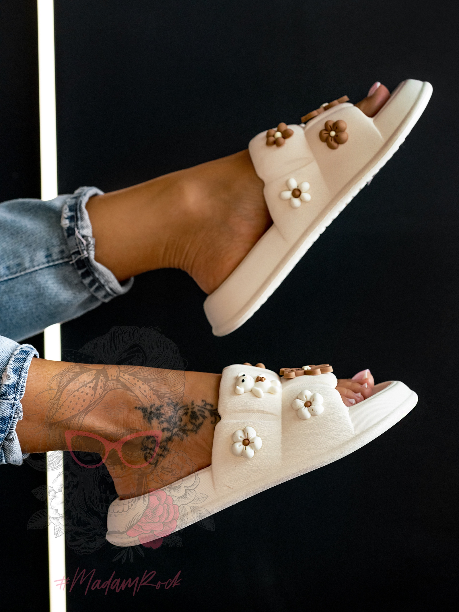 Klapki piankowe z misiami Madam Flobear kremowo-beżowe Klapki piankowe z misiami Madam Flobear kremowo-beżowe