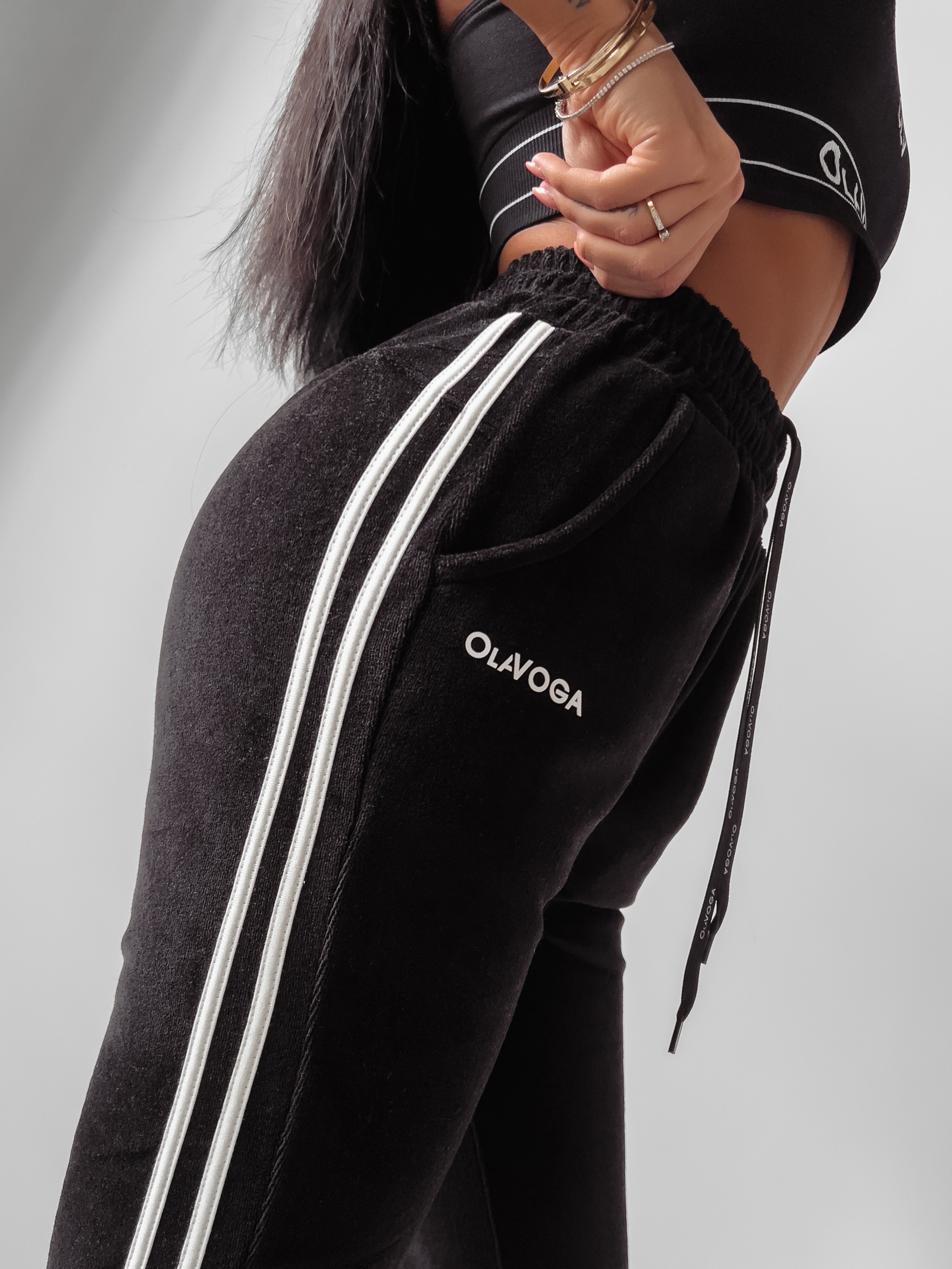 Spodnie dresowe welurowe Supra Ola Voga czarne Spodnie dresowe welurowe Supra Ola Voga czarne