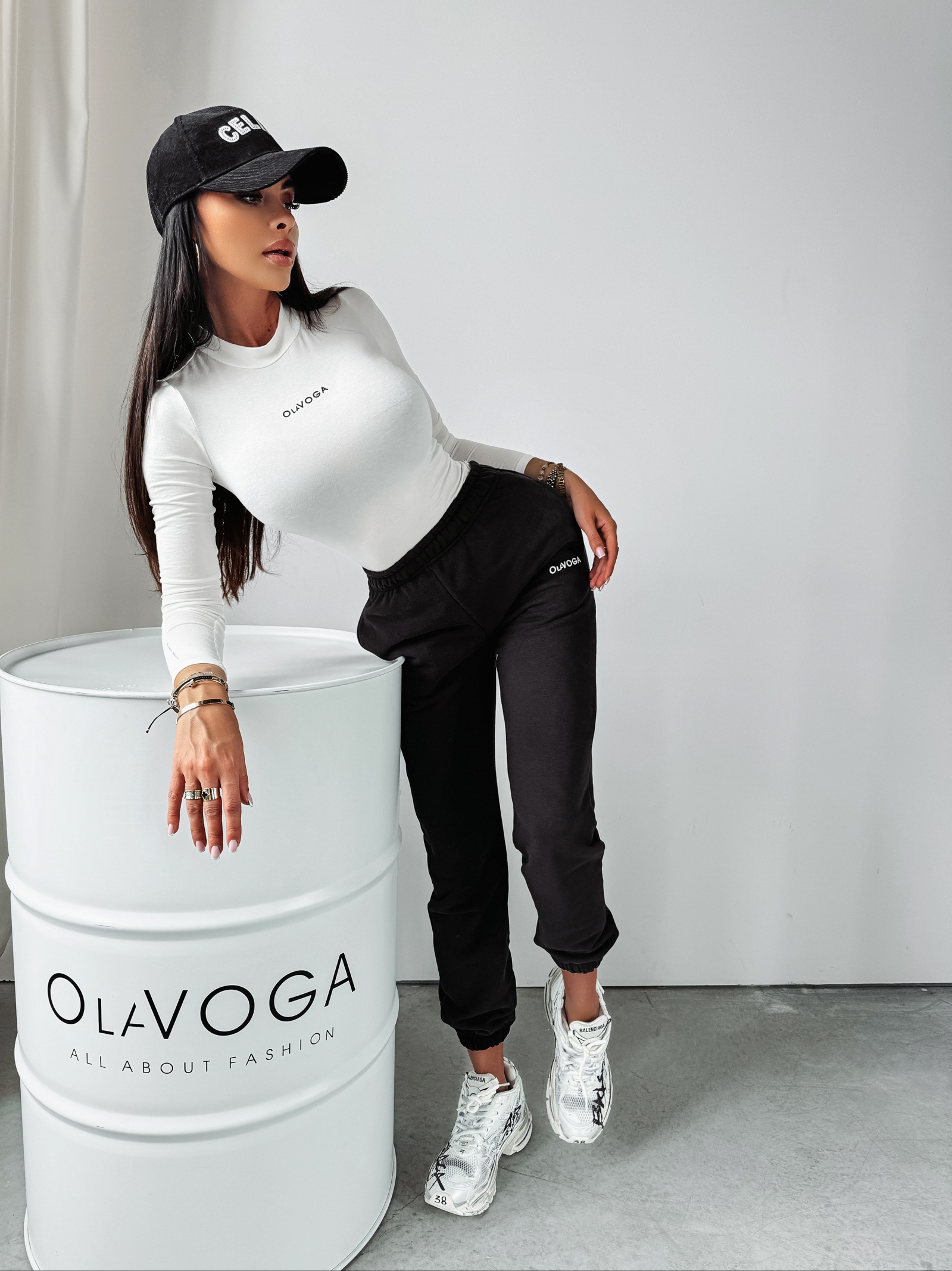 Spodnie sportowe dzianinowe Ambros Ola Voga czarne