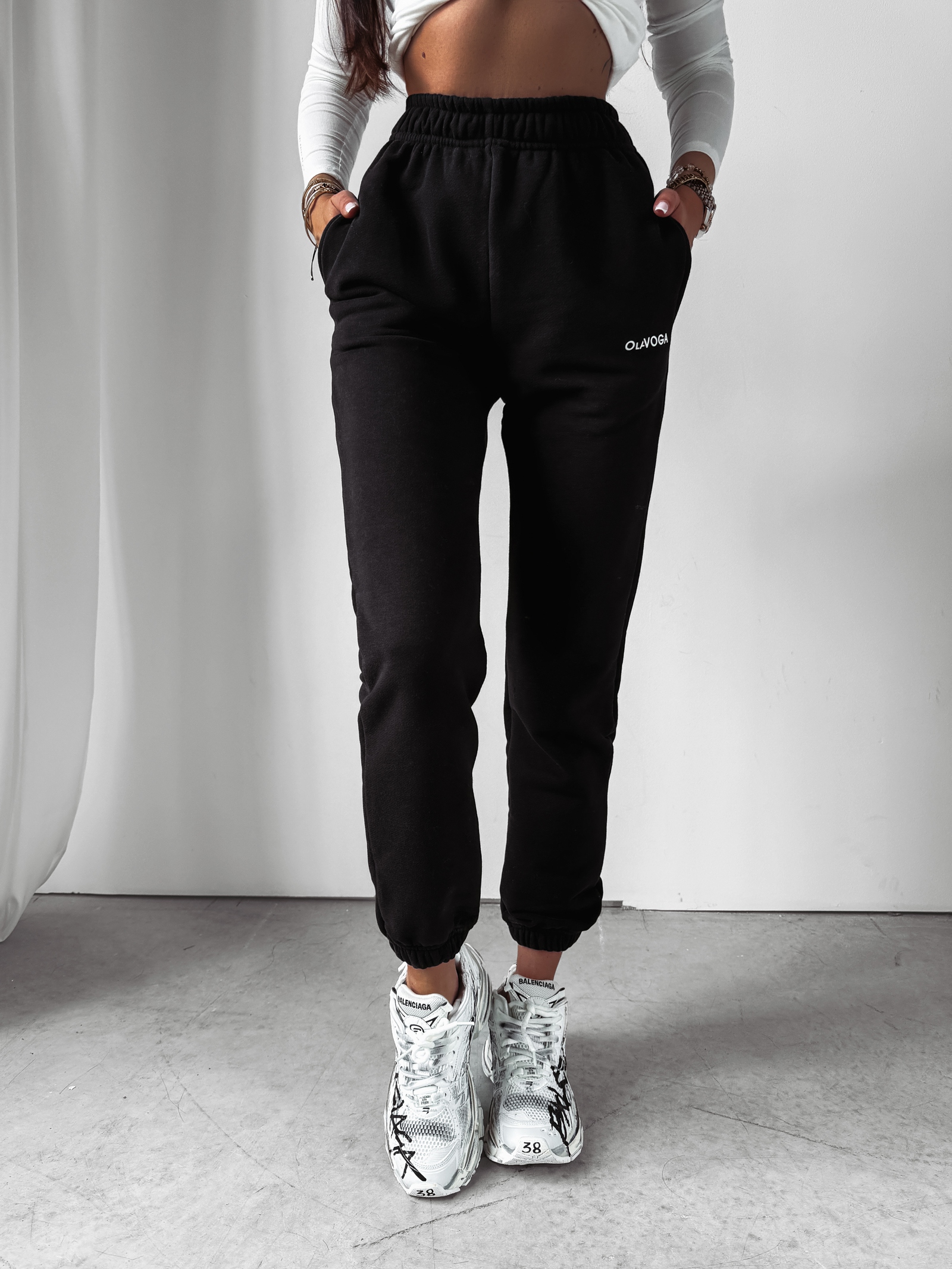 Spodnie sportowe dzianinowe Ambros Ola Voga czarne