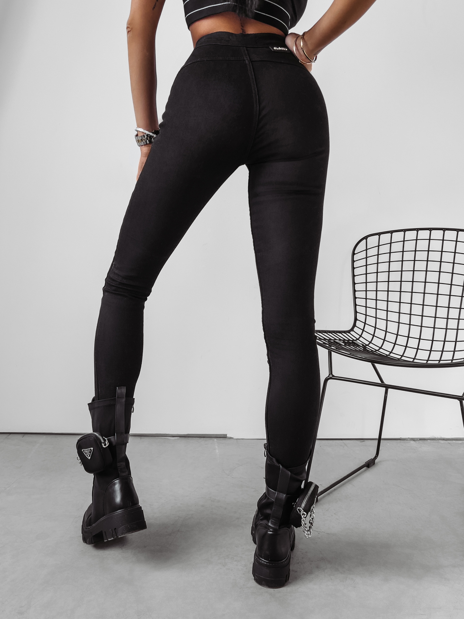 Spodnie wyszczuplające jeansowe LEA OLAVOGA czarne Spodnie wyszczuplające jeansowe LEA OLAVOGA czarne