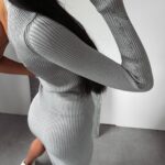 Sukienka dzianinowa modelująca Nali Ola Voga grafitowa