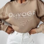 Bluza klasyczna z logo Creme Ola Voga beżowa