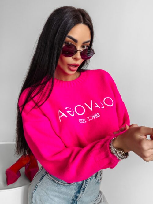 Sweter z poszarpaniem Karo Ola Voga neonowy róż