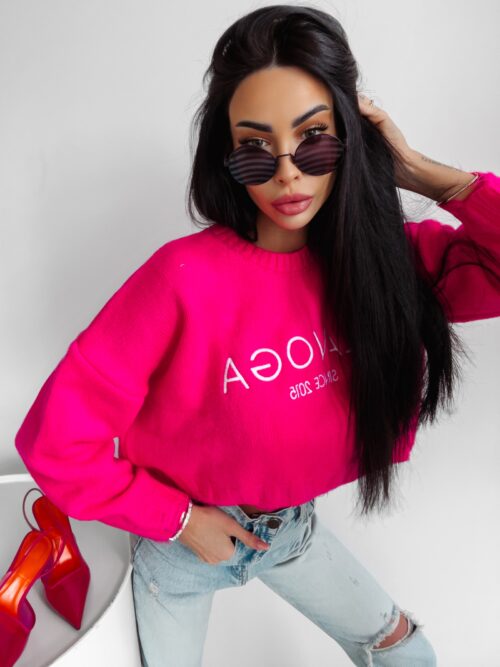 Sweter z poszarpaniem Karo Ola Voga neonowy róż