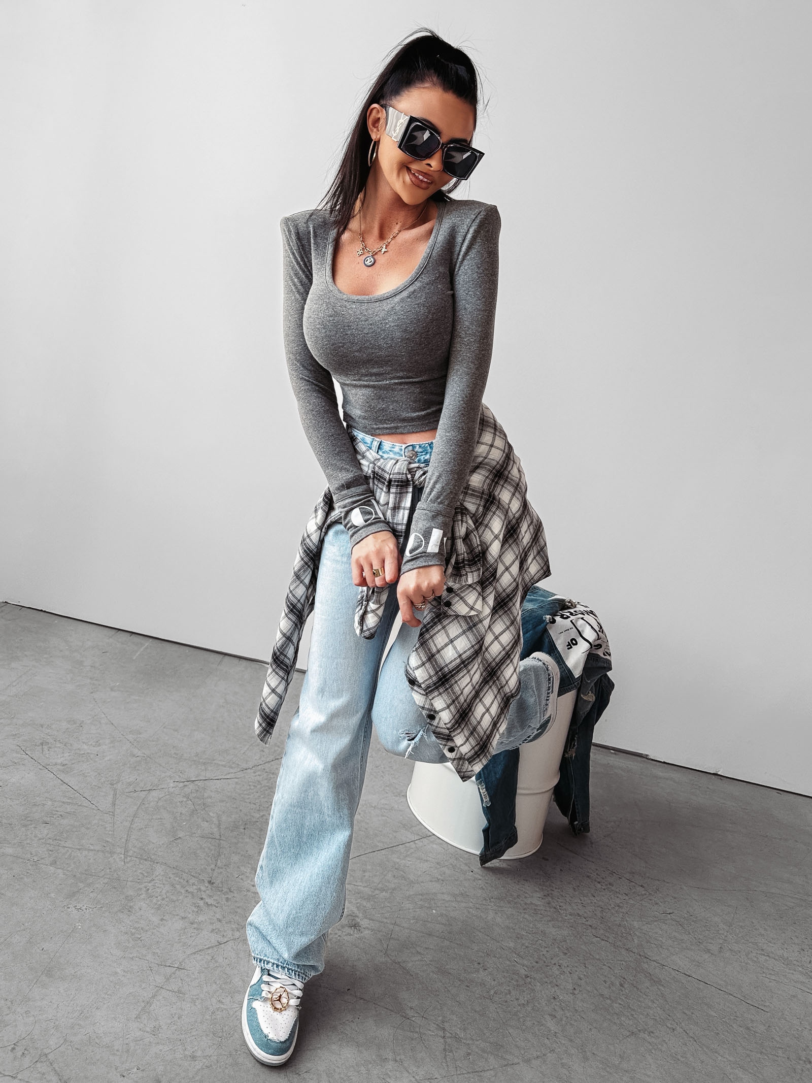 Bluzka gładka BASIC Fate Ola Voga grafitowa