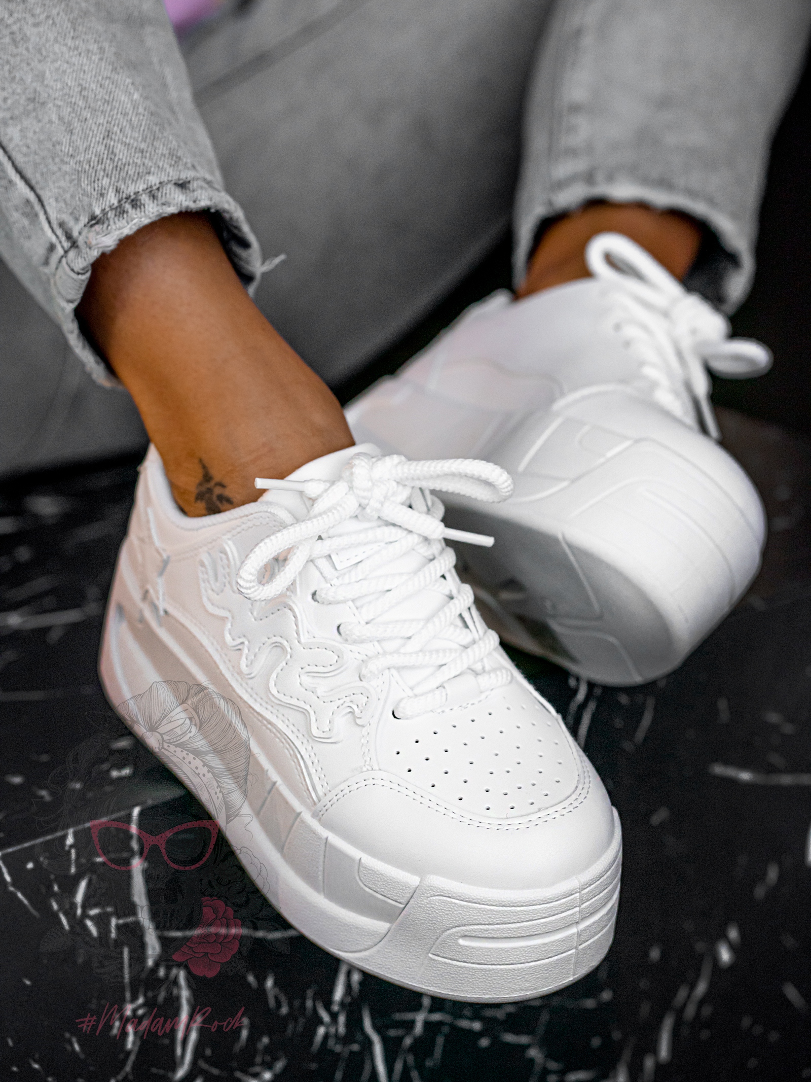 Buty sportowe na platformie Madam Zegos białe