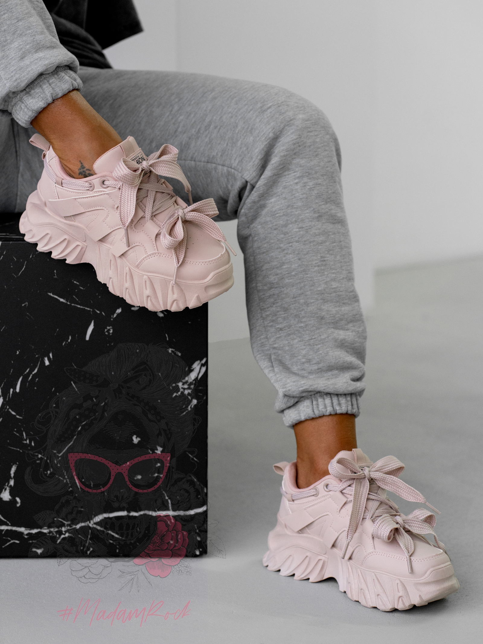 Buty sportowe na platformie Rock Totto pudrowe