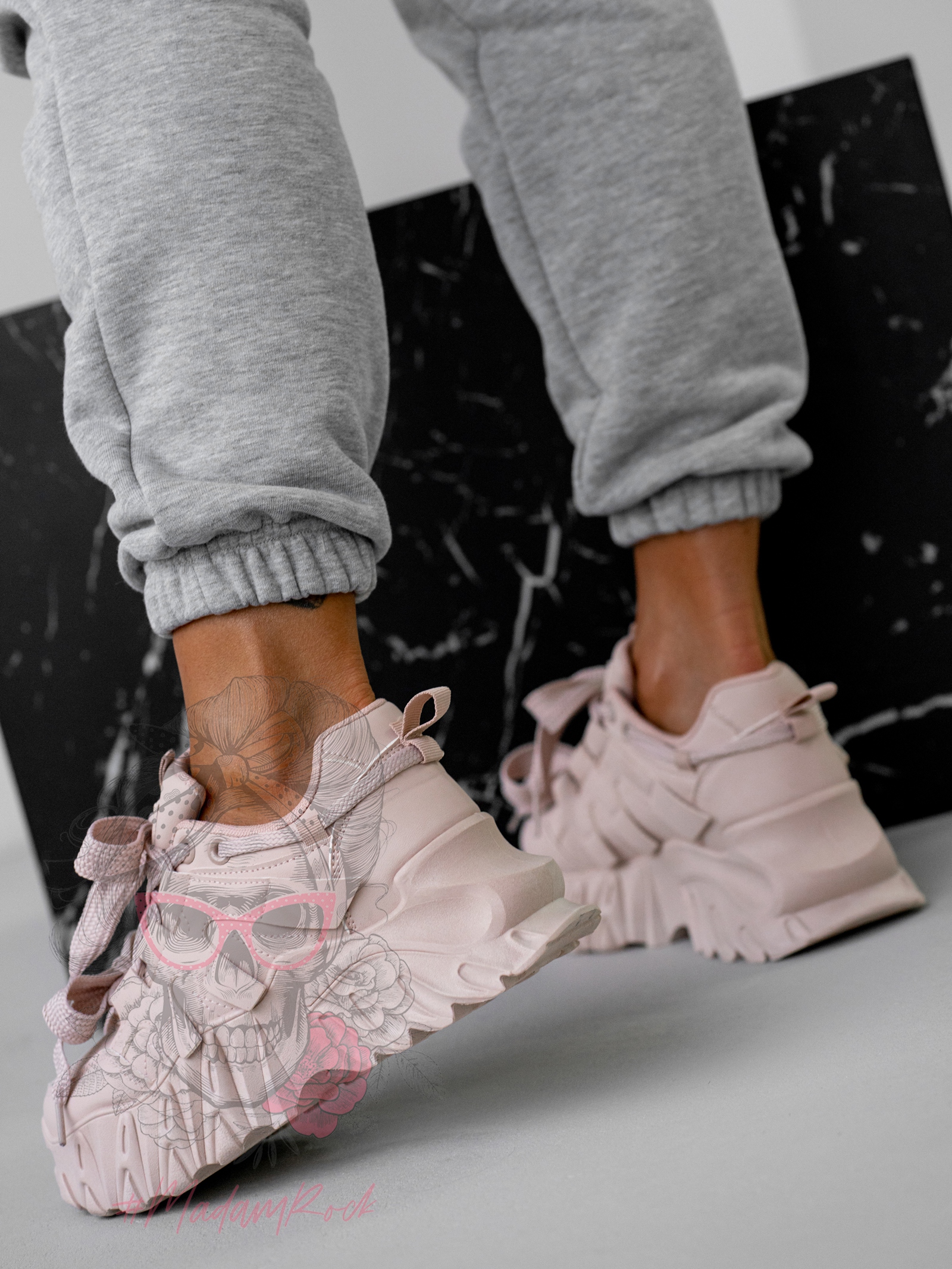 Buty sportowe na platformie Rock Totto pudrowe