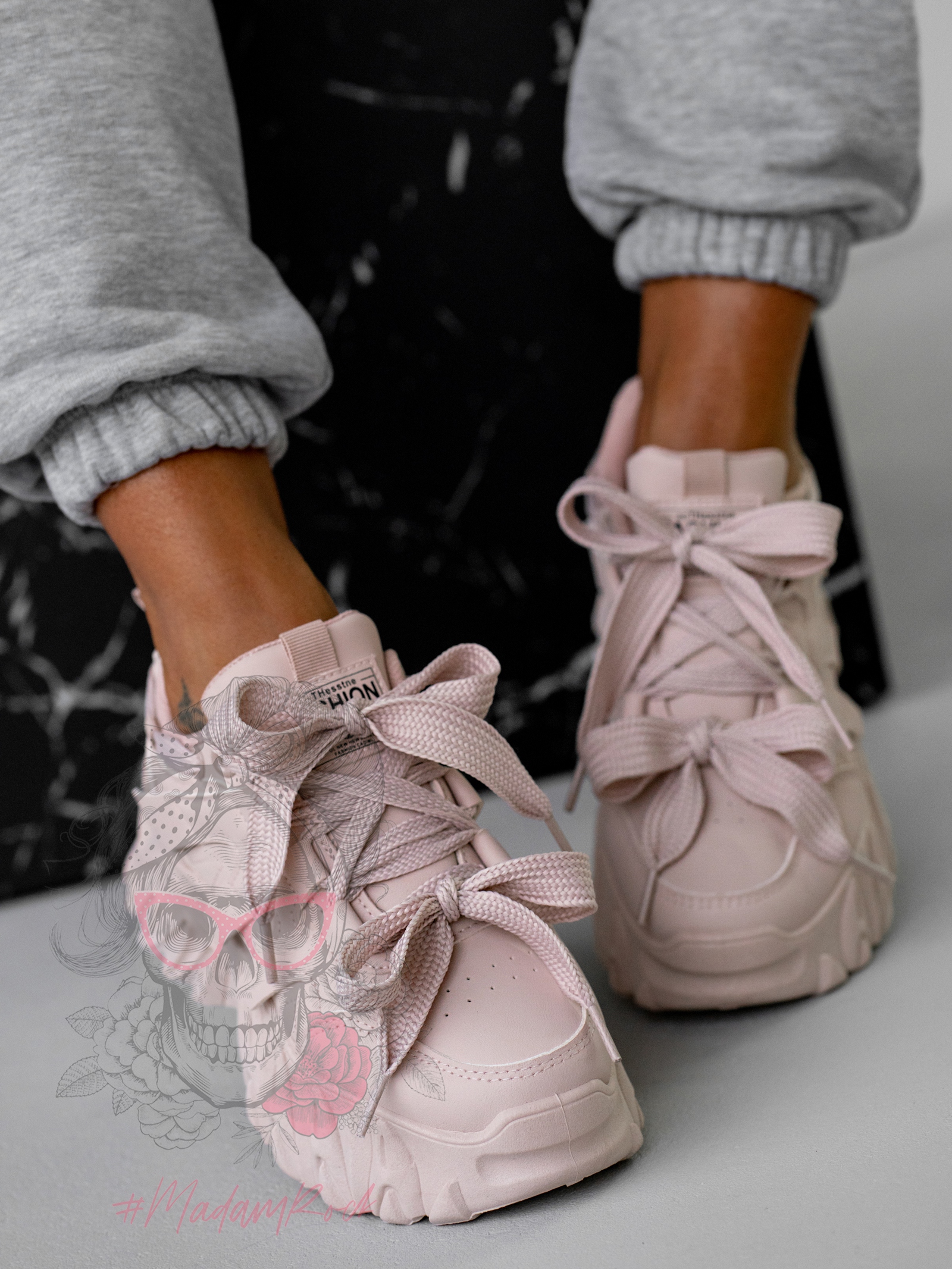 Buty sportowe na platformie Rock Totto pudrowe