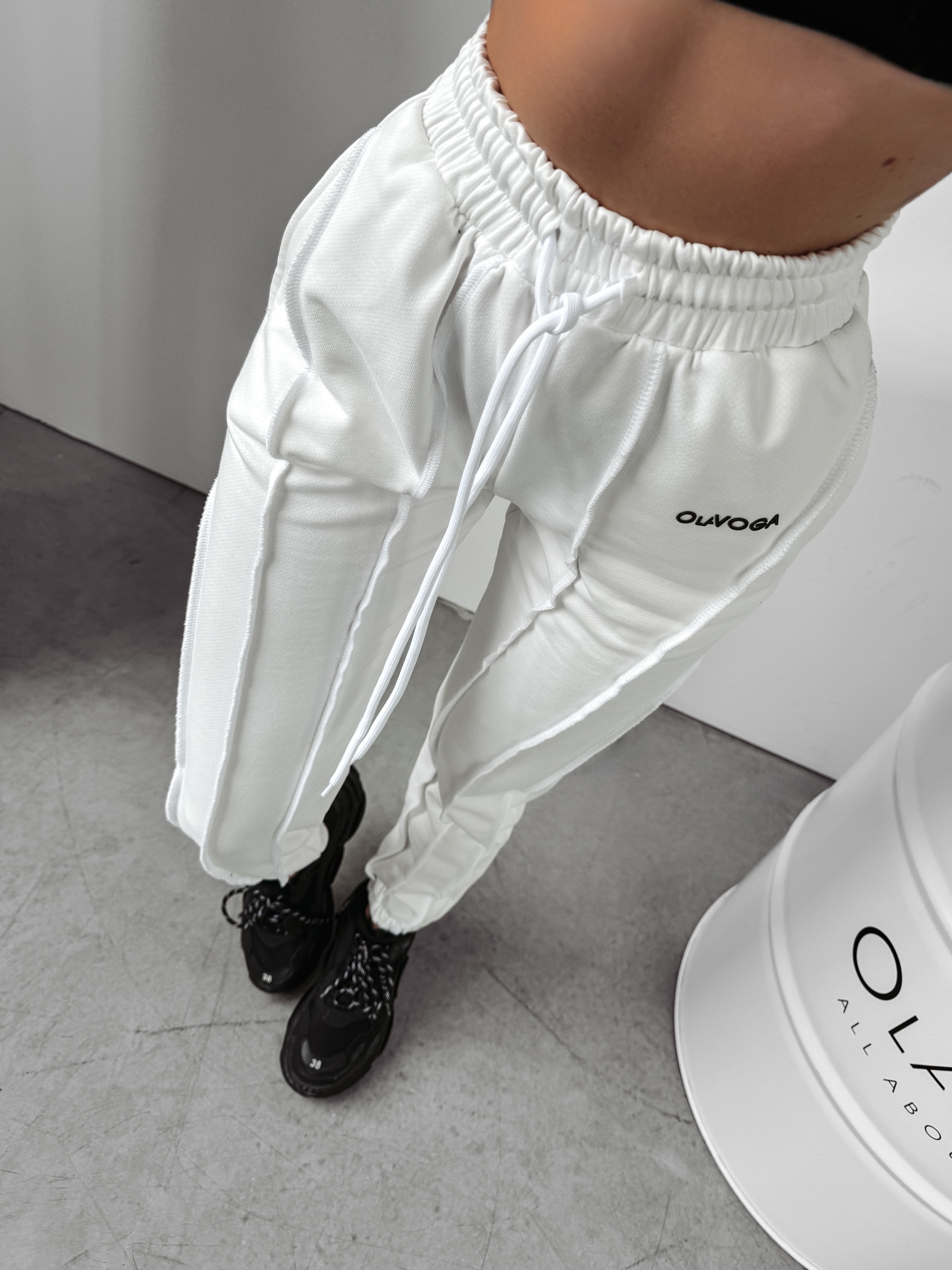 Spodnie z przeszyciami Japan Ola Voga ecru Spodnie z przeszyciami Japan Ola Voga ecru