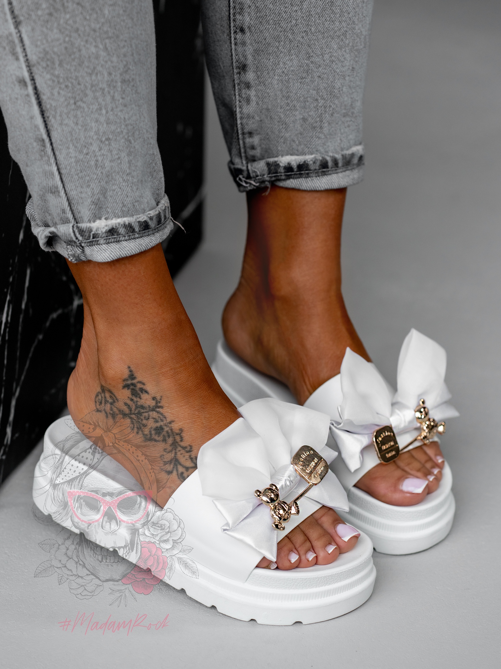 Klapki z misiem Rock Tods białe