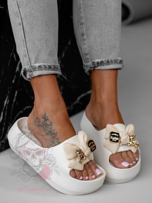 Klapki Madam Todi kremowe