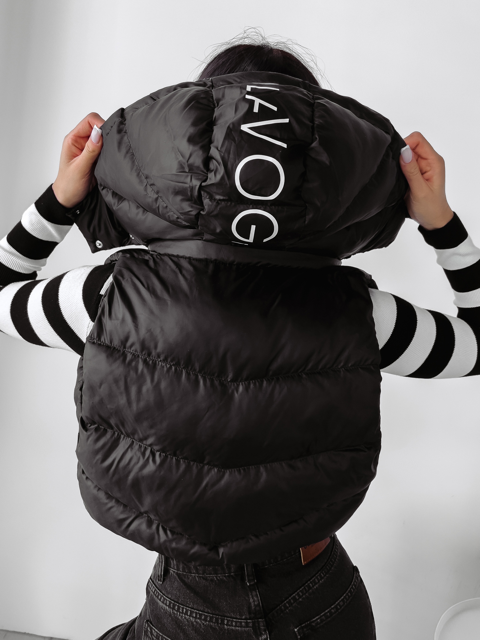 Kamizelka puchowa z kapturem Bali Ola Voga czarna