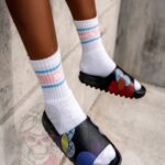 Klapki piankowe Madam Elmo Muppet czarne