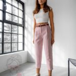 Spodnie eleganckie 7/8 z paskiem Tuwe pudrowe