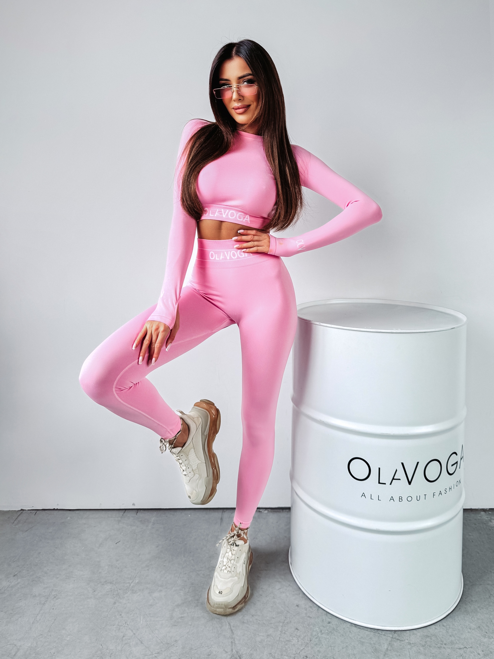 Komplet dopasowany sportowy Meg Ola Voga pudrowy