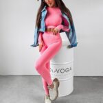 Komplet dopasowany sportowy MEG OLAVOGA różowy dekatyzowany