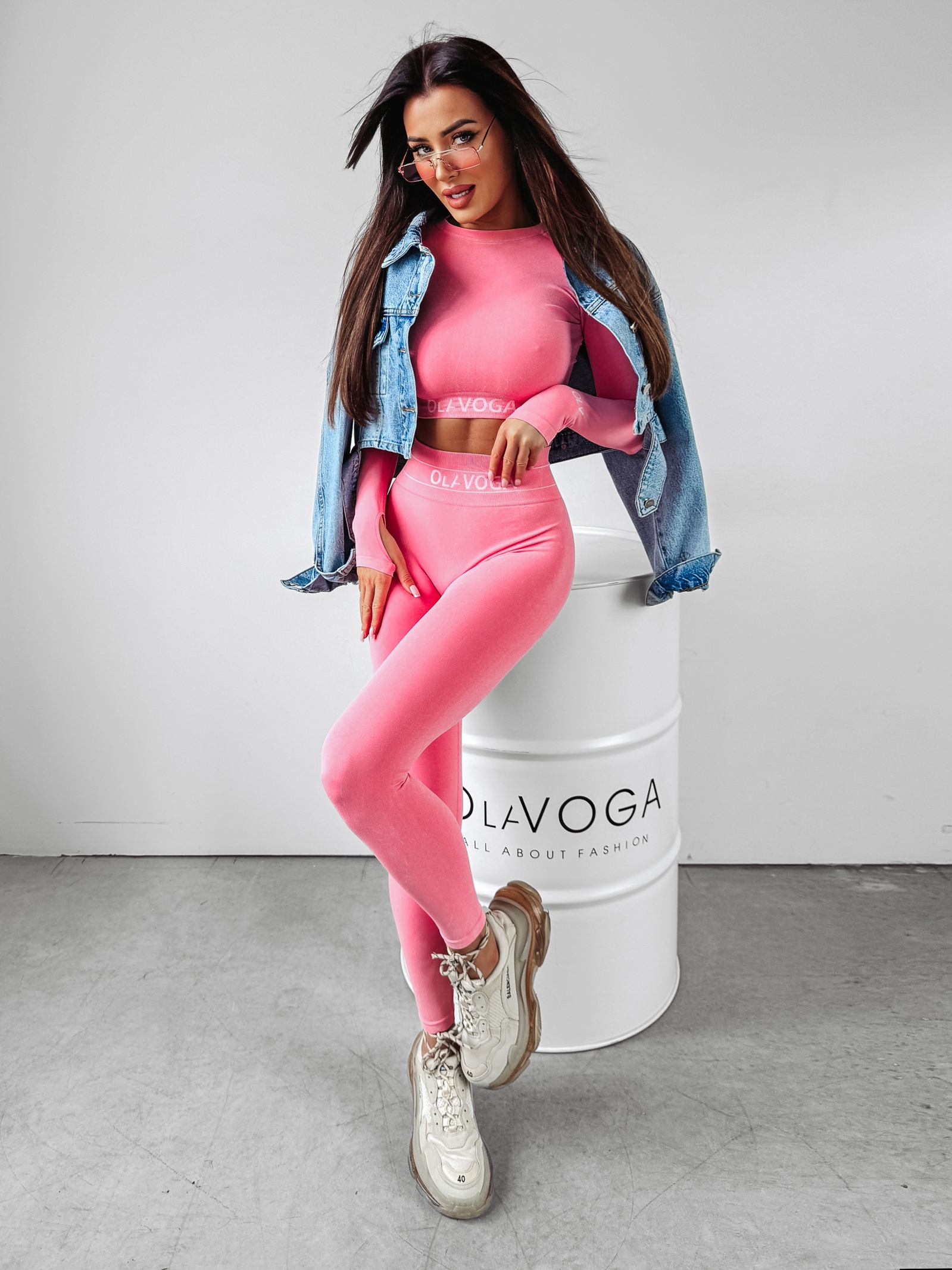 Komplet dopasowany sportowy MEG OLAVOGA różowy dekatyzowany Komplet dopasowany sportowy MEG OLAVOGA różowy dekatyzowany