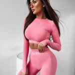 Komplet dopasowany sportowy MEG OLAVOGA różowy dekatyzowany