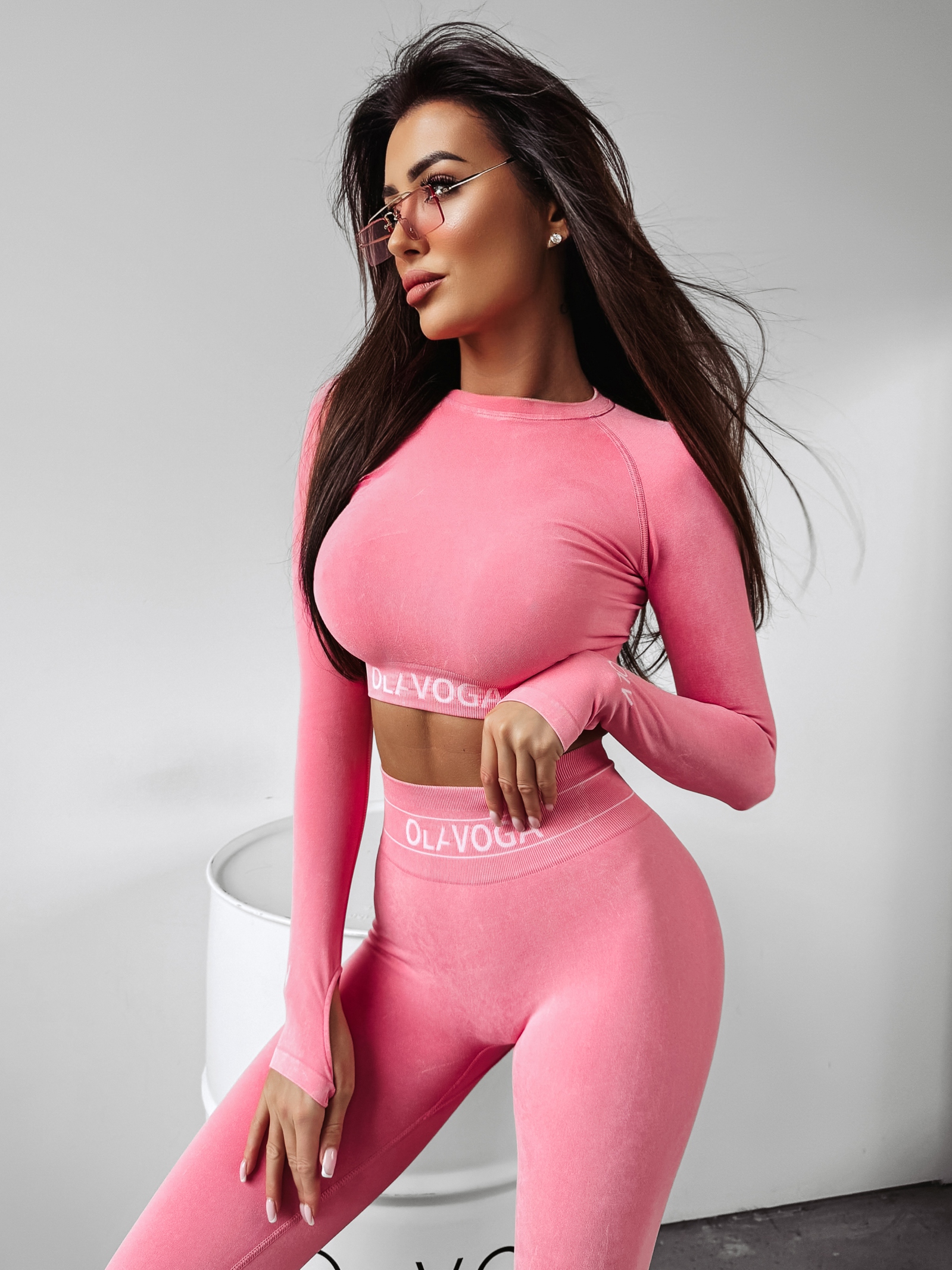 Komplet dopasowany sportowy MEG OLAVOGA różowy dekatyzowany Komplet dopasowany sportowy MEG OLAVOGA różowy dekatyzowany