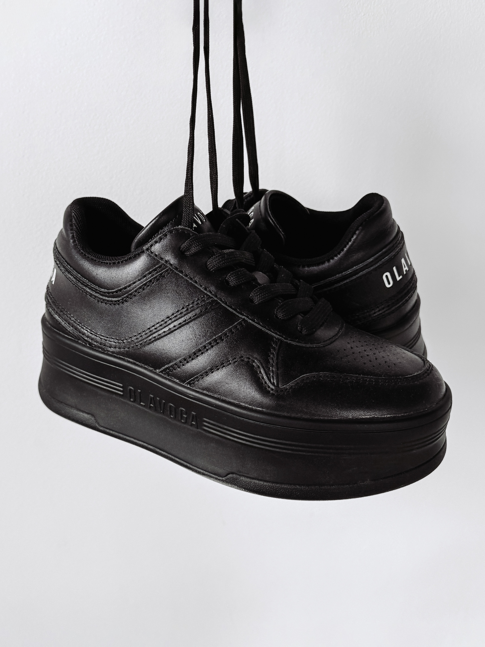 Buty sneakersy damskie VENTA OLAVOGA czarne