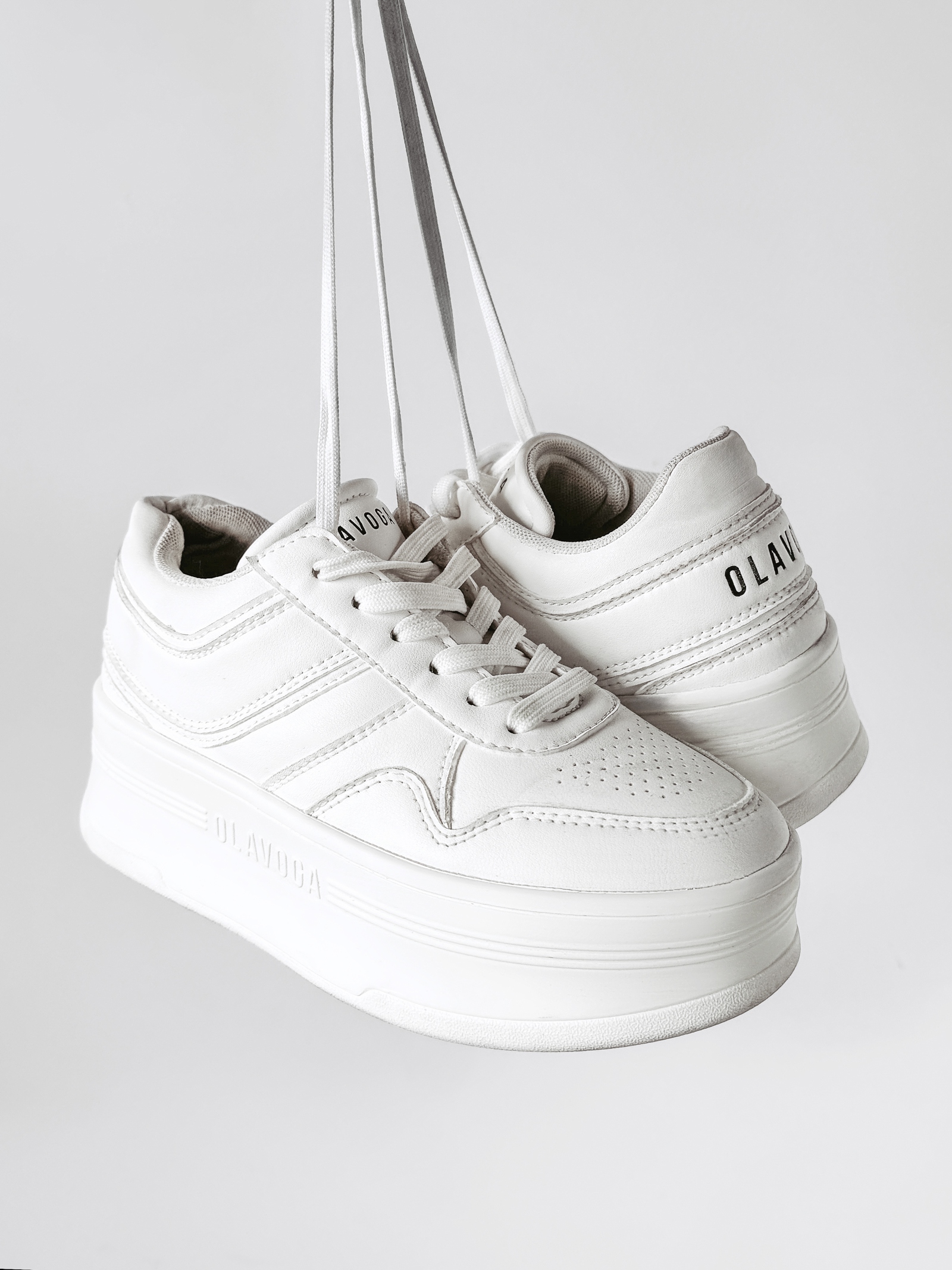 Buty sneakersy damskie VENTA OLAVOGA białe