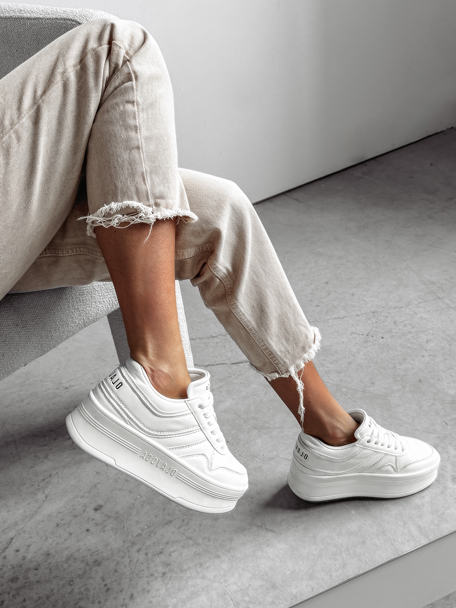 Buty sneakersy damskie VENTA OLAVOGA białe Buty sneakersy damskie VENTA OLAVOGA białe