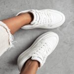 Buty sneakersy damskie VENTA OLAVOGA białe