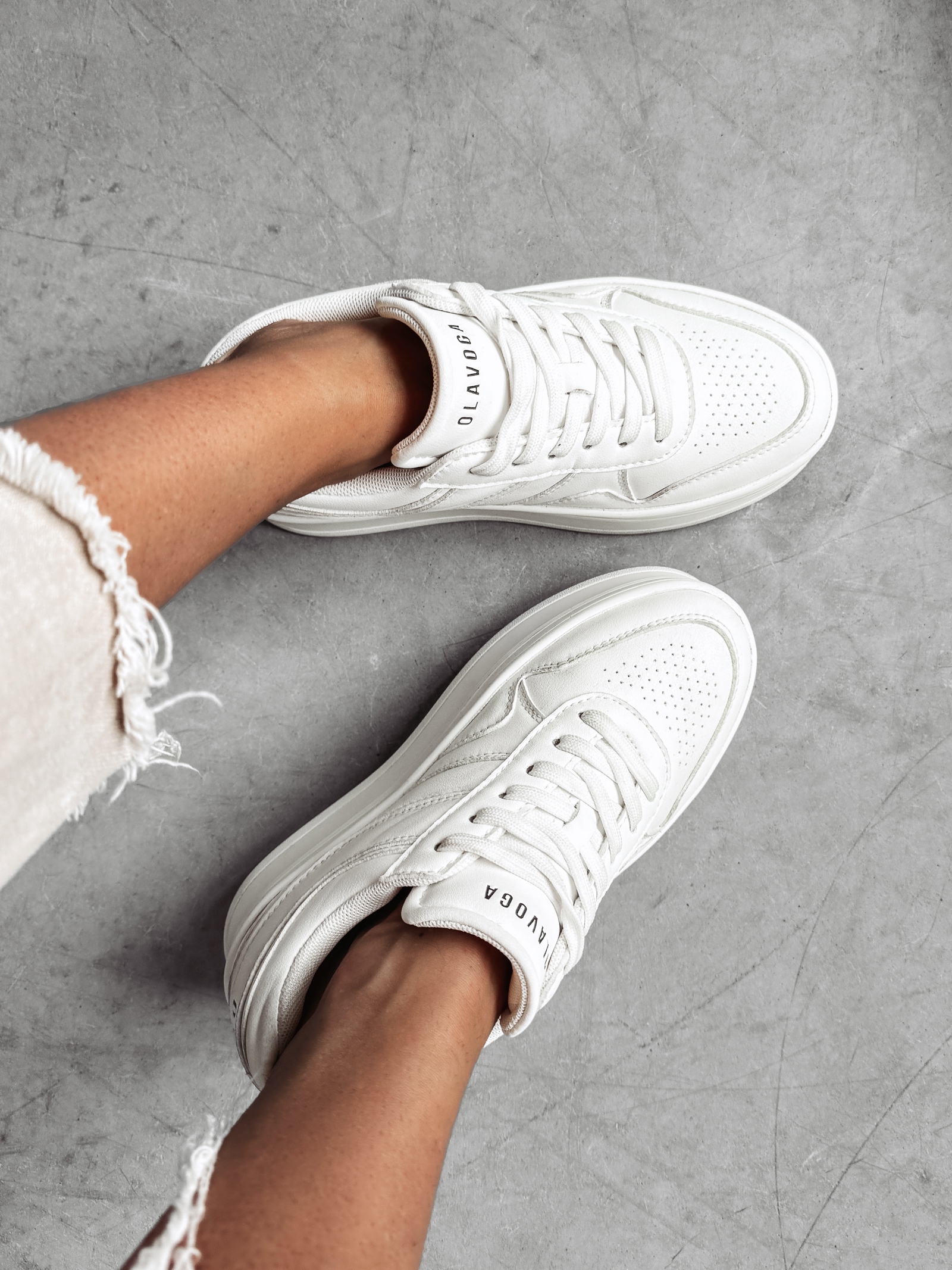 Buty sneakersy damskie VENTA OLAVOGA białe Buty sneakersy damskie VENTA OLAVOGA białe