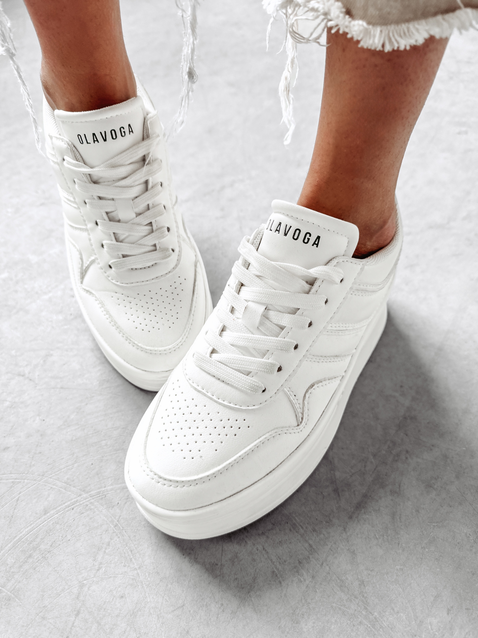 Buty sneakersy damskie VENTA OLAVOGA białe Buty sneakersy damskie VENTA OLAVOGA białe