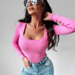 Bluzka prążkowana RANDOM OLAVOGA różowa