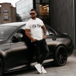 T-shirt męski z haftowanym logo STRENGHT OLAVOGA ecru