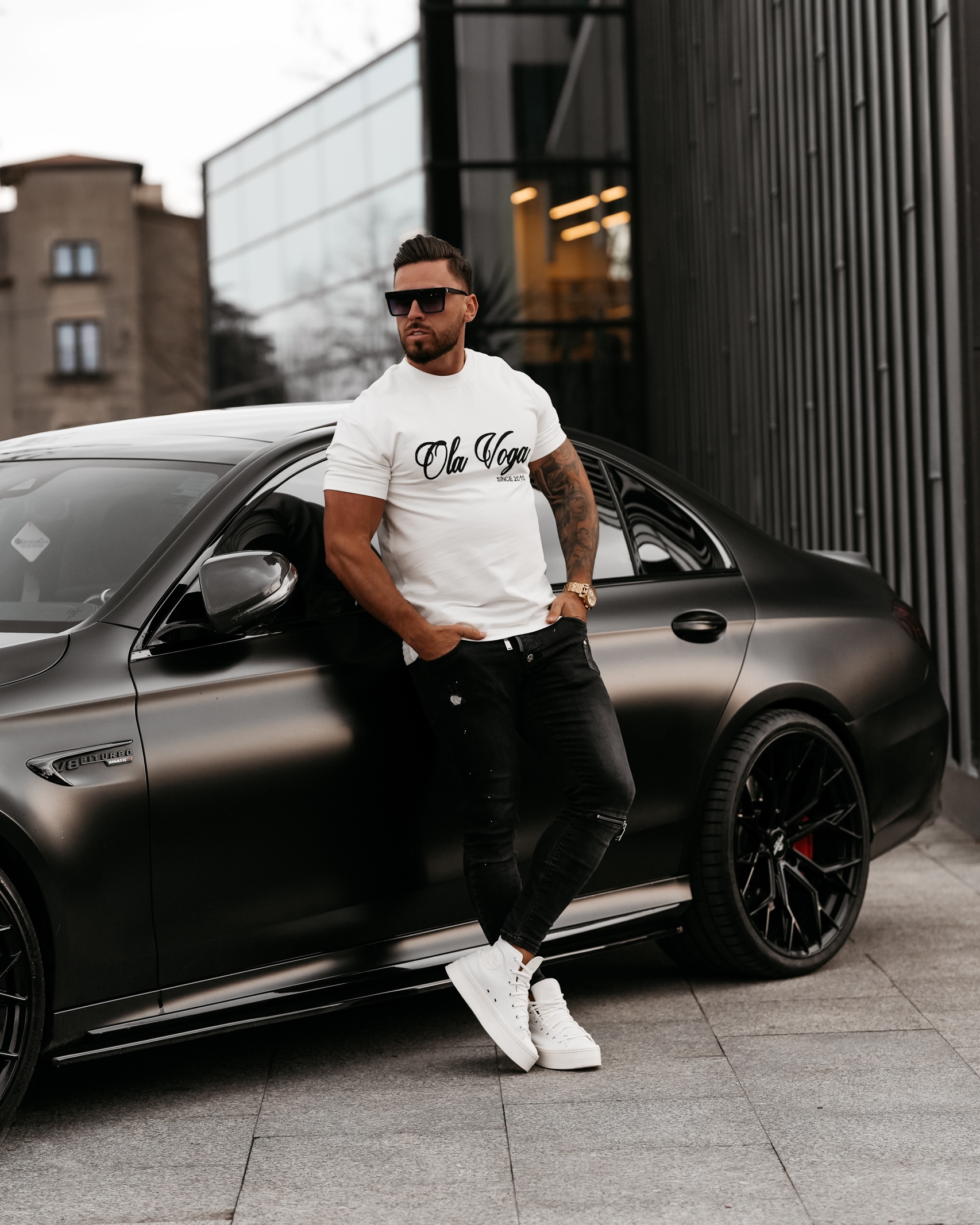 T-shirt męski z haftowanym logo STRENGHT OLAVOGA ecru T-shirt męski z haftowanym logo STRENGHT OLAVOGA ecru