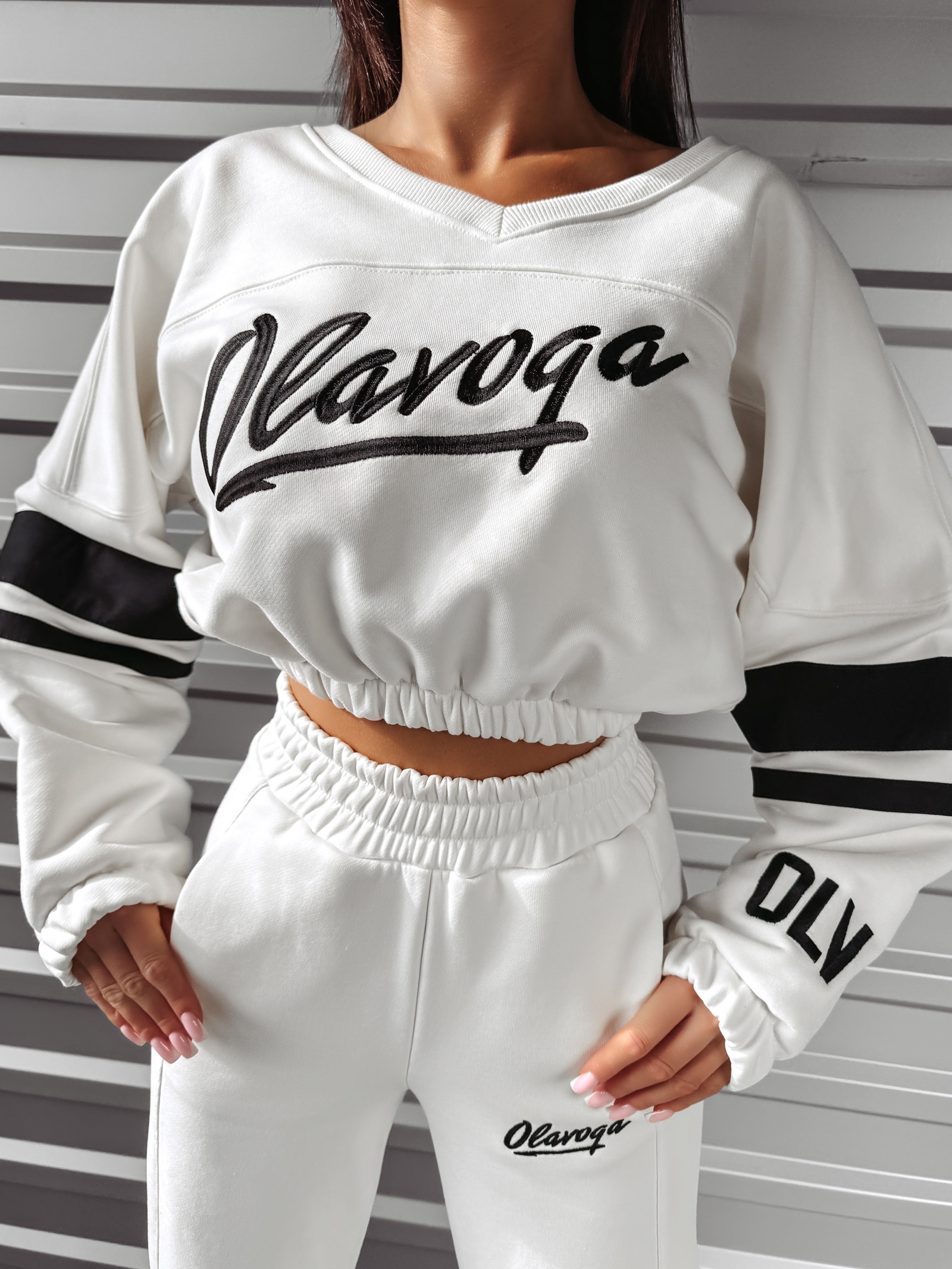 Komplet damski dresowy Royal Ola Voga ecru Komplet damski dresowy Royal Ola Voga ecru