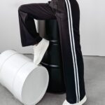 Spodnie z przeszyciami Neimy Ola Voga czarne