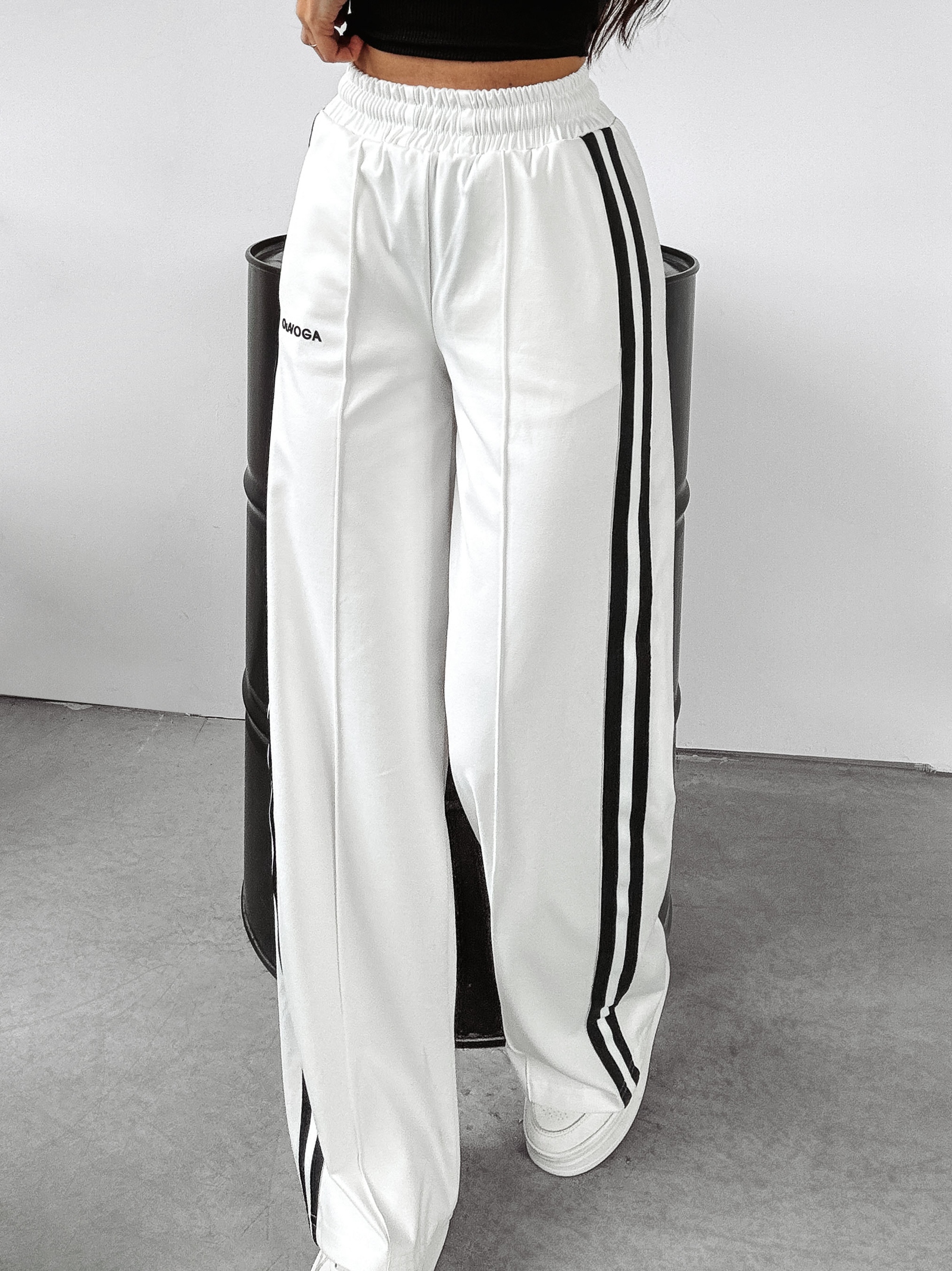 Spodnie z przeszyciami Neimy Ola Voga ecru