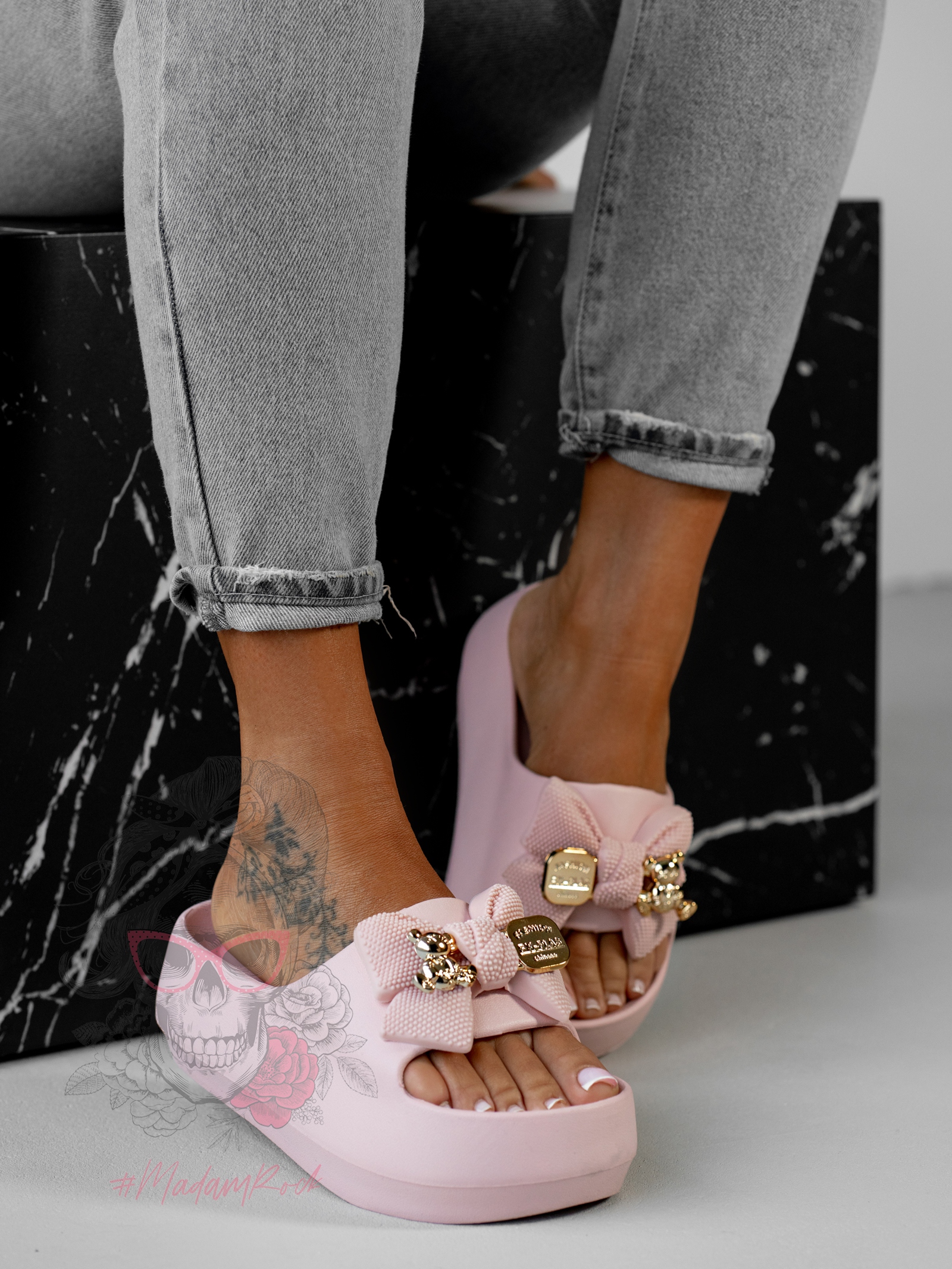 Klapki Madam Todi pudrowe