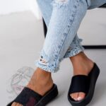 Klapki profilowane Madam Custo czarne