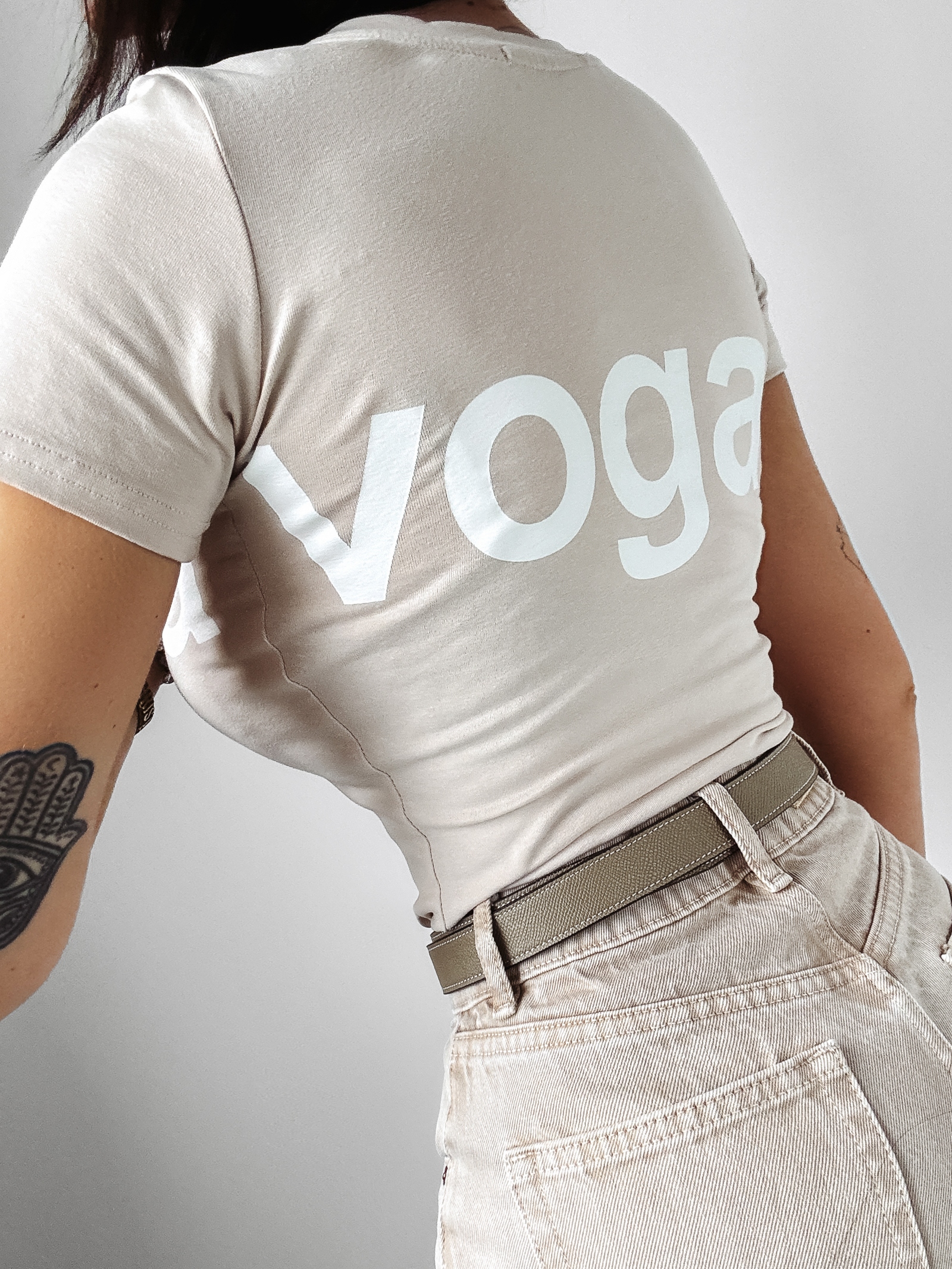 T-shirt dopasowany Estera Ola Voga beżowy