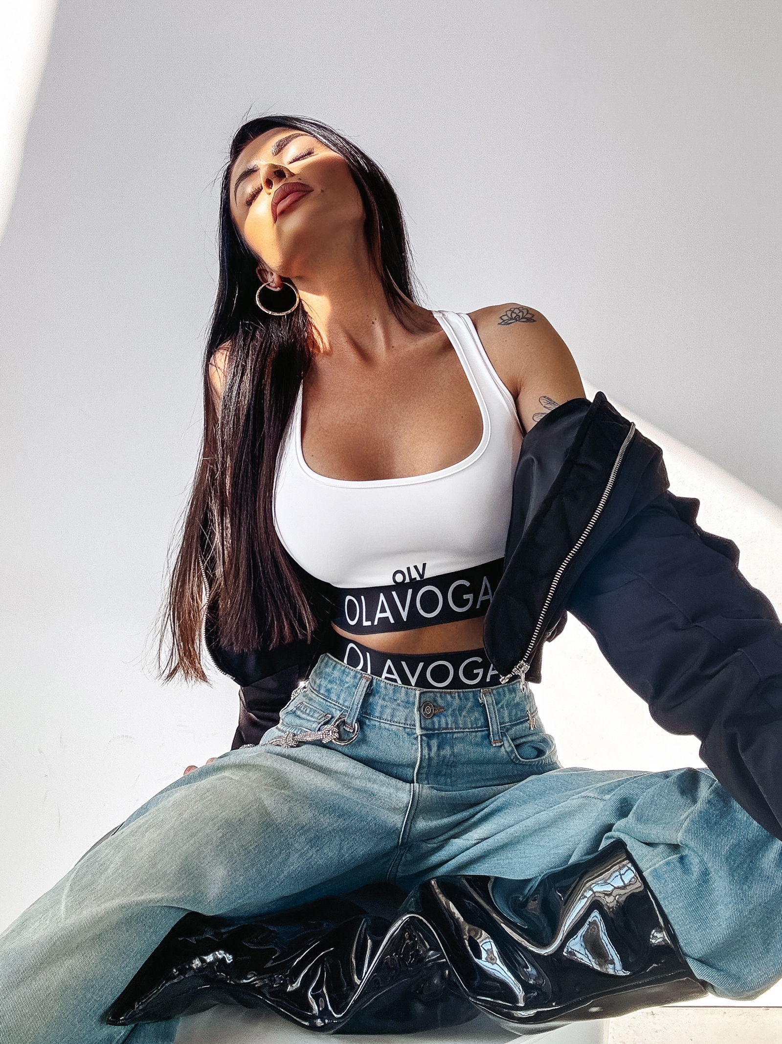 Komplet bielizny damski sportowy LUXE OLAVOGA biały