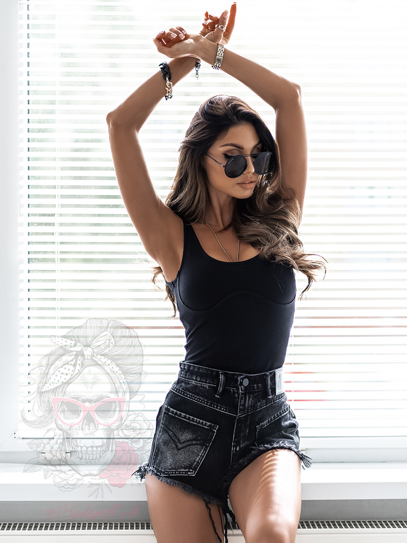 Body na ramiączka Shape czarne