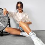 T-shirt damski One Ola Voga beżowy